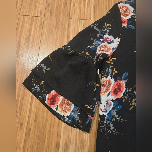 NWOT Belongsci Floral Midi Dress - Picture 4 of 9